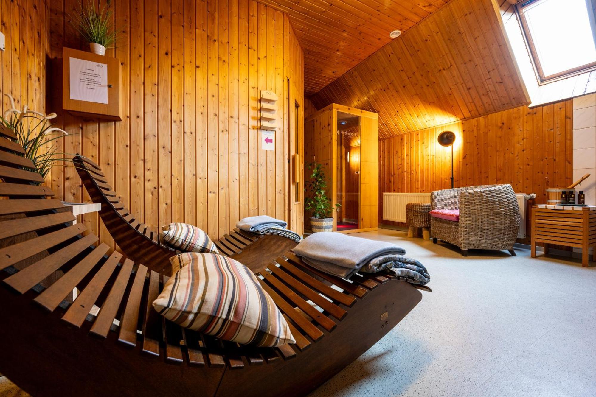 Weinhotel Restaurant Klostermuehle Ockfen Екстериор снимка