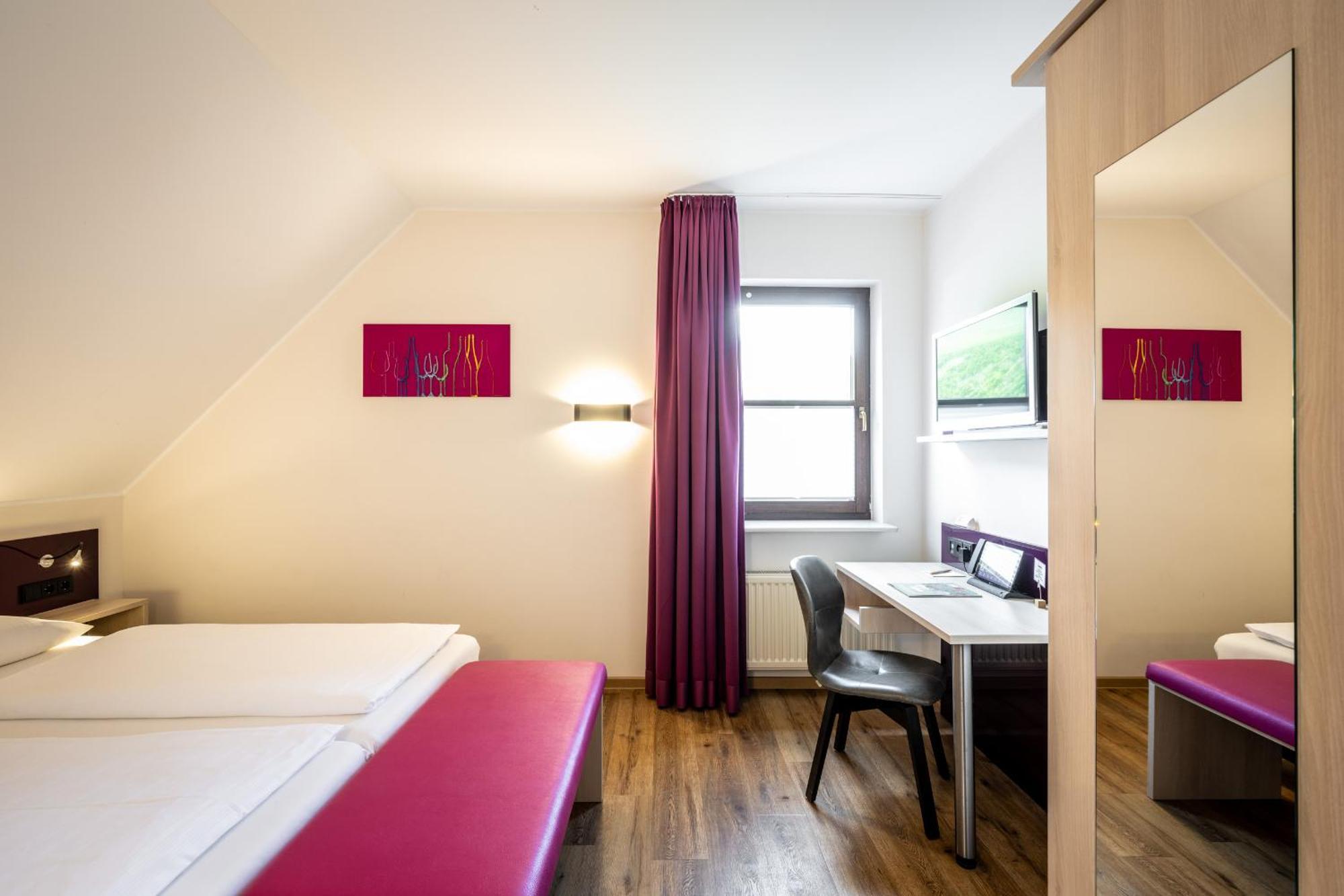 Weinhotel Restaurant Klostermuehle Ockfen Екстериор снимка