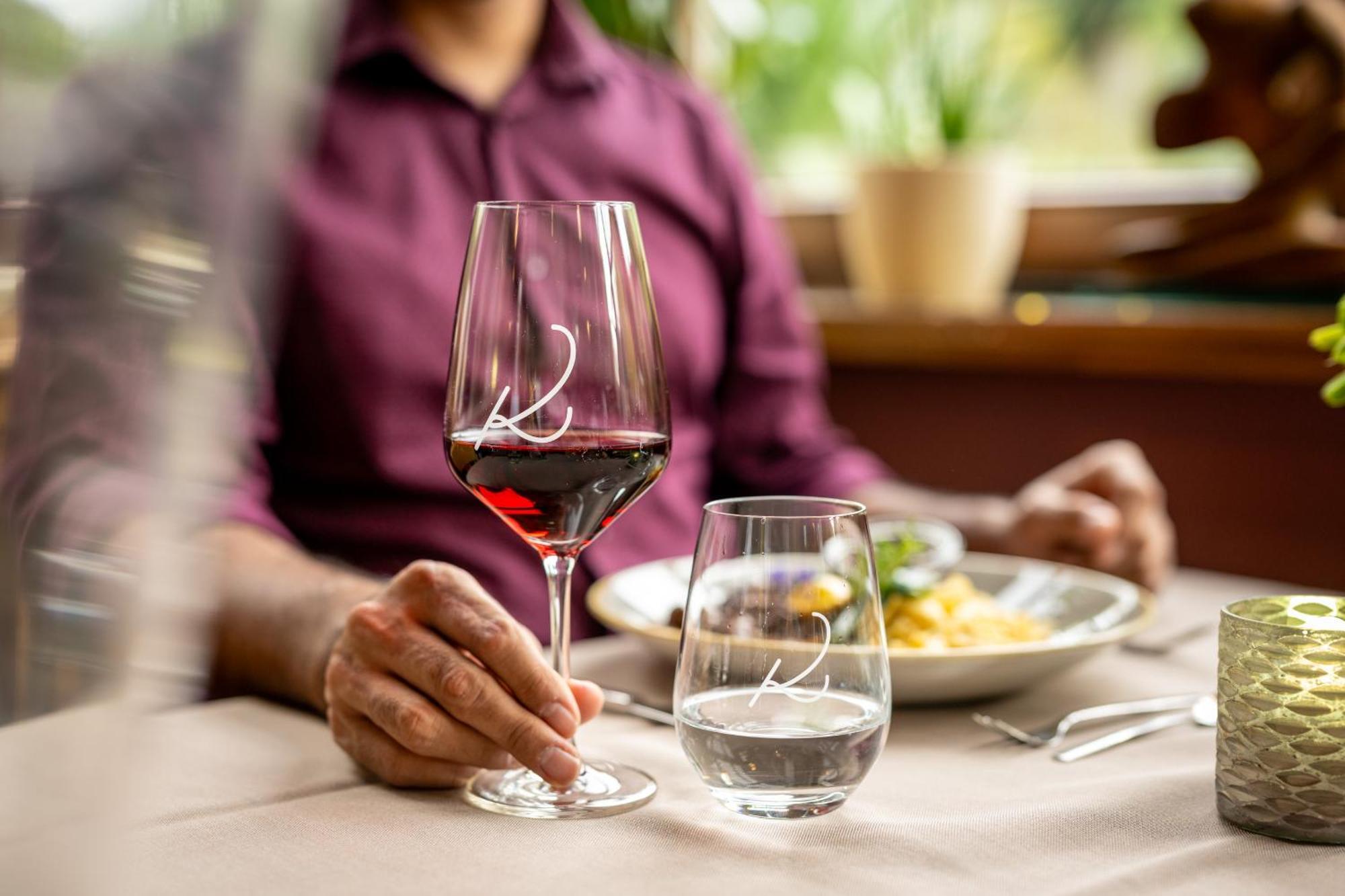 Weinhotel Restaurant Klostermuehle Ockfen Екстериор снимка