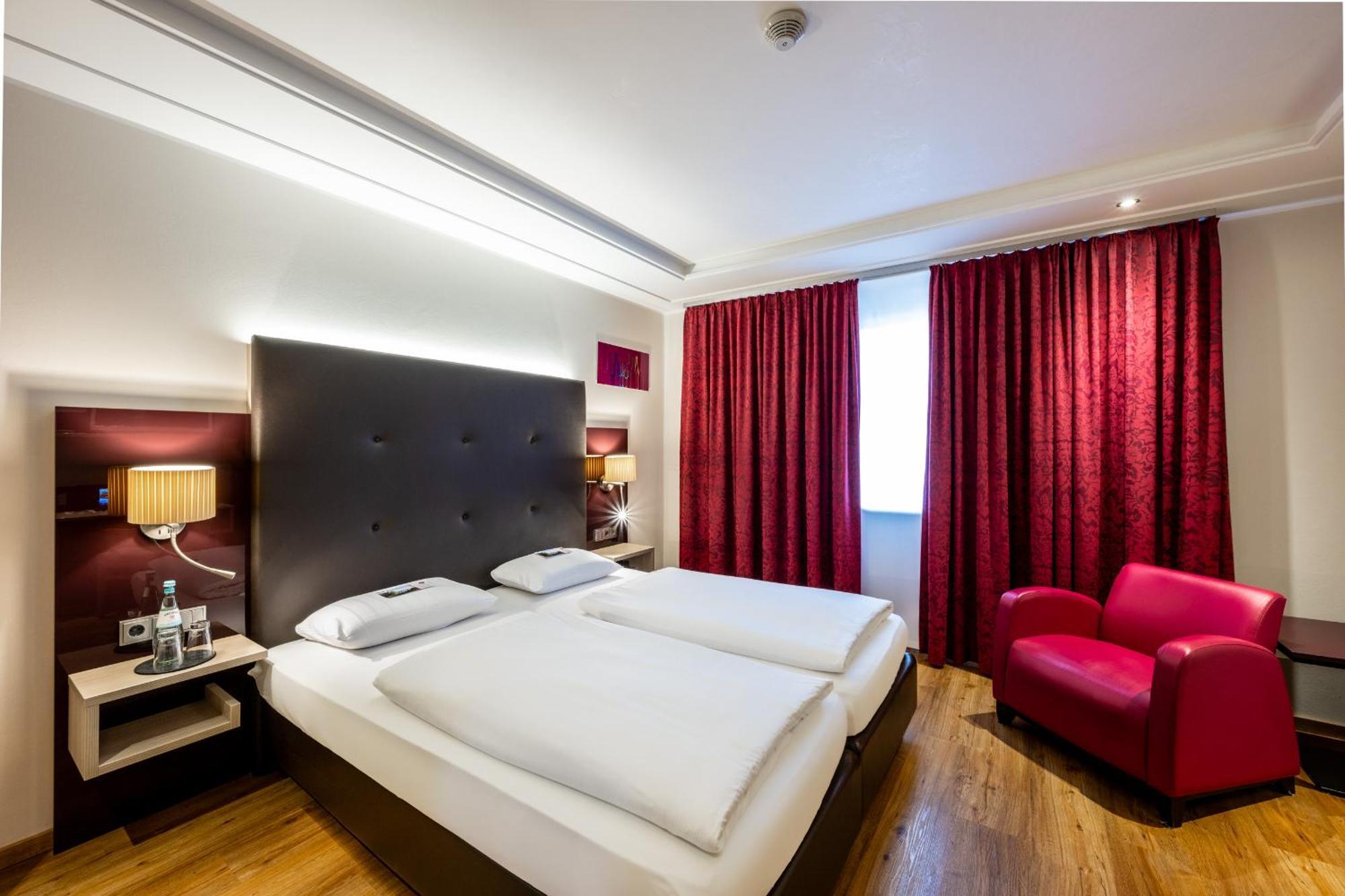 Weinhotel Restaurant Klostermuehle Ockfen Екстериор снимка